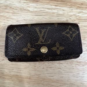Used LV 4 key holder